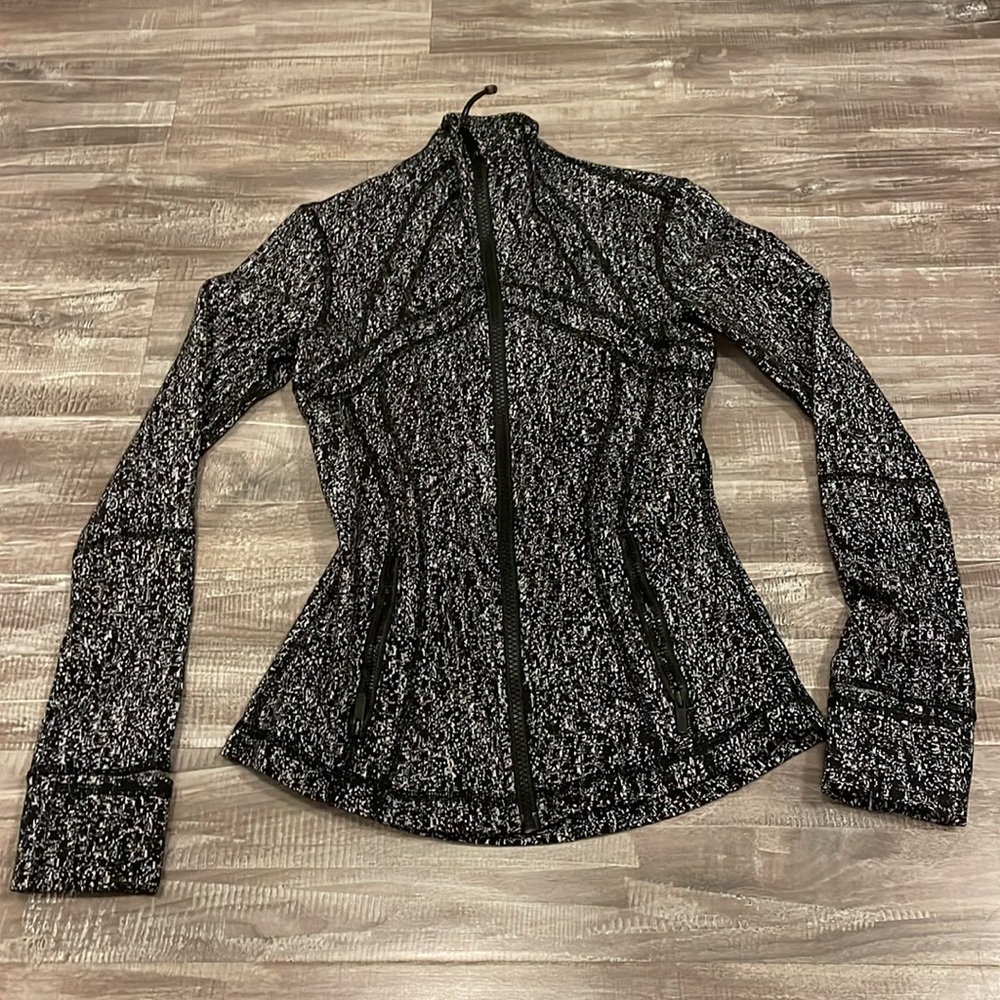 Lululemon Define Jacket - Picture 6 of 7